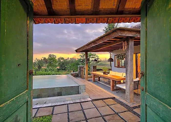 Castle By The Sea 4* Medahan